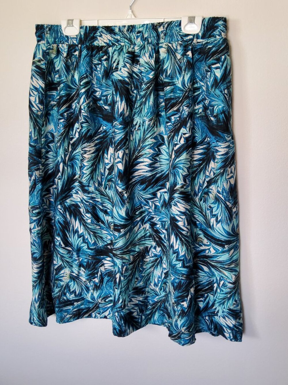 Women's Blue Floral Linen skirt size 2XL